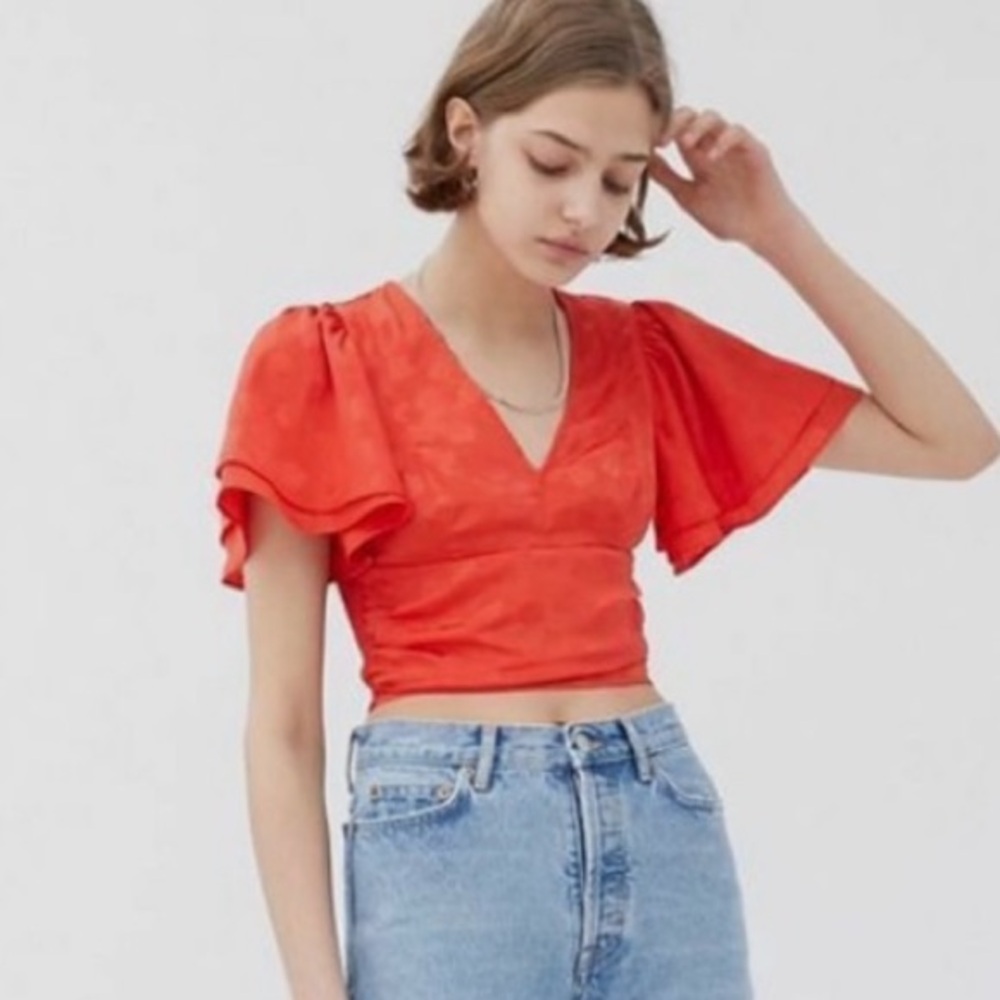 Urban Outfitters Webster Jacquard Flutter Sleeve Top in Red Size Medium